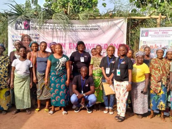 Rencontre entre Women Empowered-ONG et les Femmes du groupement « AYIDEKON » du village Soyo Gbossa dans la commune d’Allada : sensibilisation et adhésion du groupement au Réseau de Solidarité pour l’Autonomisation Sociale et Economique des femmes, dans le cadre de la mise en œuvre du programme « Autonomisation Financière des Jeunes filles et femmes ».