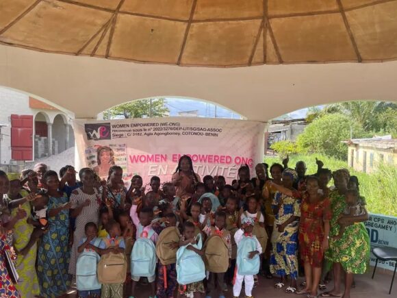 Don de kits scolaires aux écoliers au Centre de Promotion Sociale du 13ème de Cotonou sis à Ahogbohoué